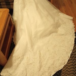 Wedding dress